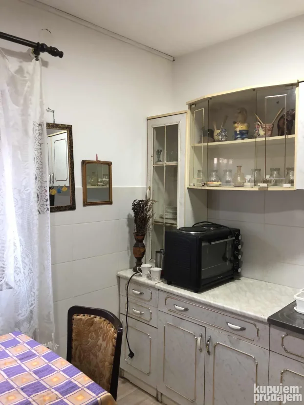 Ugao JNA i stojana li.Beograd , Banjica, 0.5 garsonjera, 25 m²