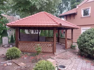 Letnjikovci, nadstrešnice, drvene kućice