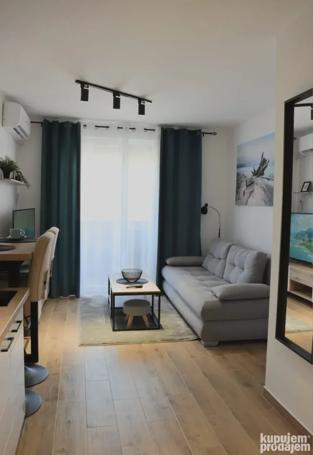 Apartmani sa bazenom Srebrno jezero