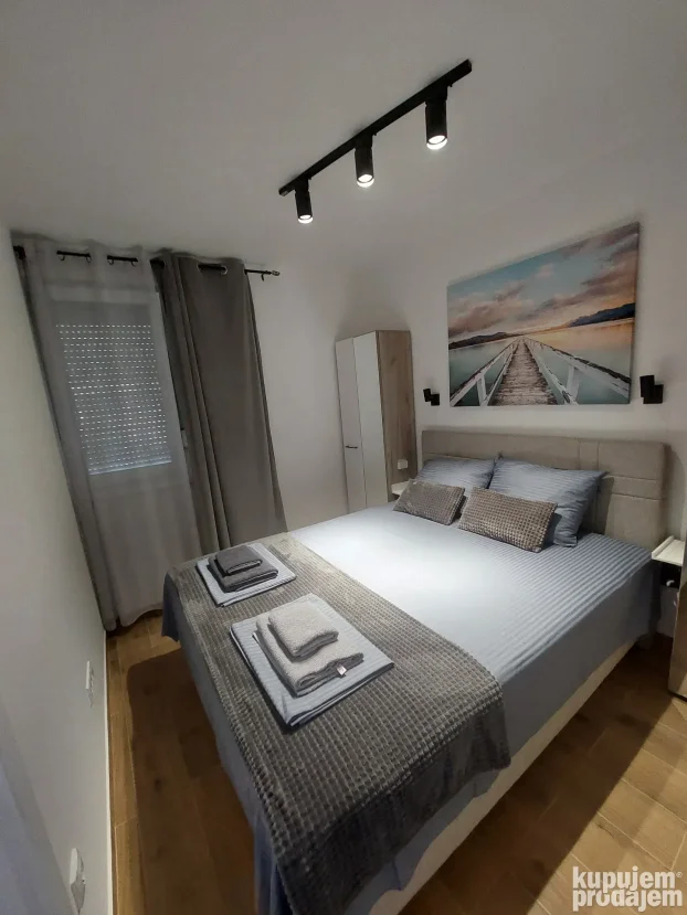 Apartmani sa bazenom Srebrno jezero