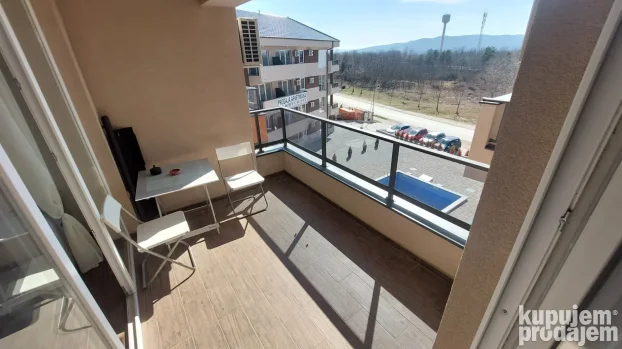 Apartmani sa bazenom Srebrno jezero
