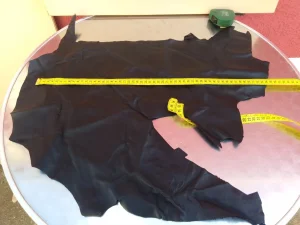 Prirodna koža  crna tanka 54 x 45