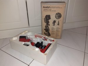 Mikroskop i projektor /Analyt/ Zoom 50-900X Rusija
