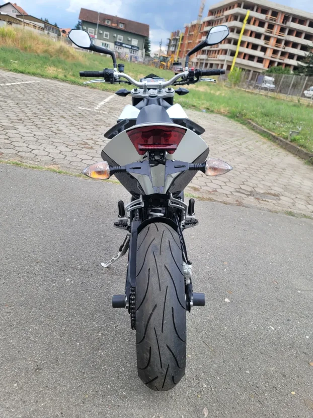 KTM Duke 690