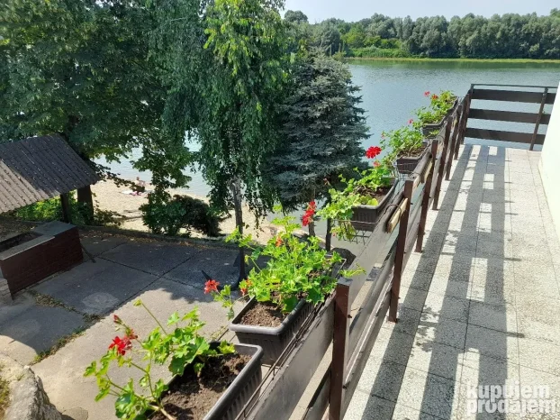 Srebrno jezero - Smestaj na obali