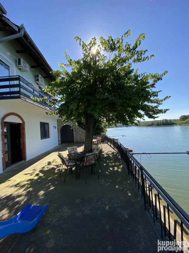 Srebrno jezero - Smestaj na obali