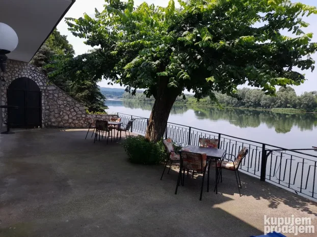 Srebrno jezero - Smestaj na obali