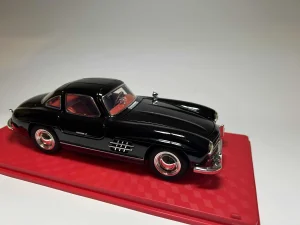 Metalna igracka mercedes 300sl auto crne boje