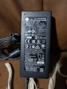 Originalni Adapter LG 19v 2.53a