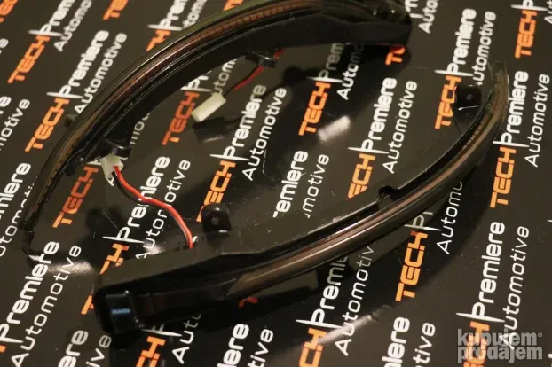 AUDI Q5 Q7 SQ5 8R Bočni šetajući žmigavci 2010-2017