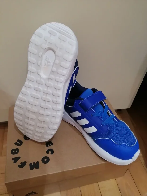 Adidas patike br. 27