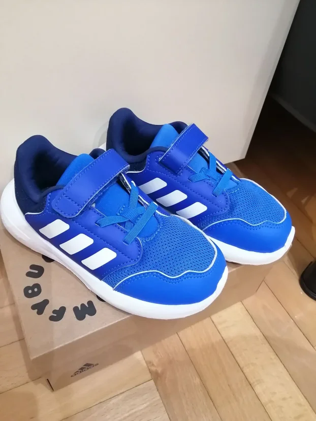 Adidas patike br. 27