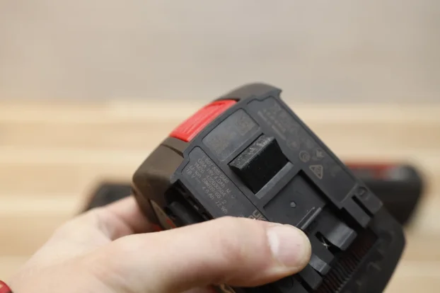 BOSCH  baterije 18V 4.0Ah 08/2023  02/2024 AmpSHARE kao nove