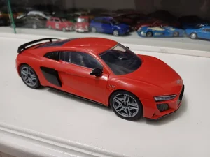 AUDI R8 Coupe 1:24 firme AIRFIX