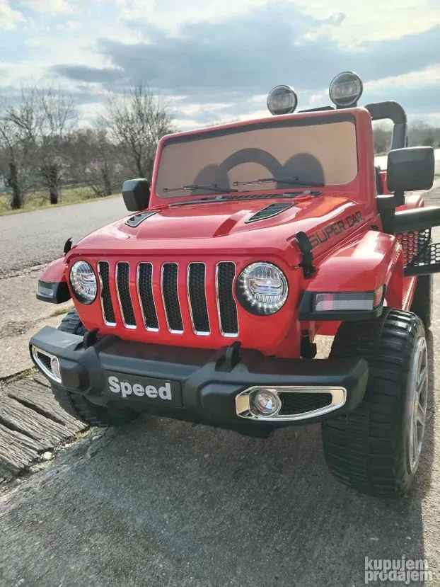 Jeep Wrangler  na akumulator 12v 4 motora kljuc za paljenje