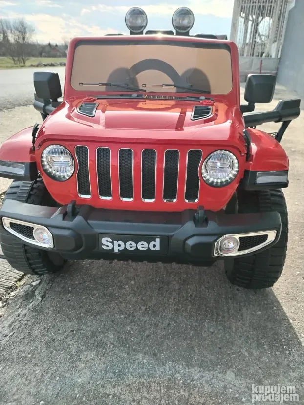 Jeep Wrangler  na akumulator 12v 4 motora kljuc za paljenje