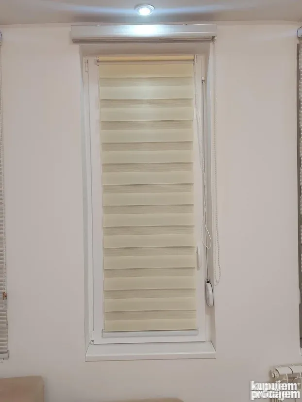 Zebra  zavese  BEZ BUŠENJA,  montiranje sa KUKICAMA