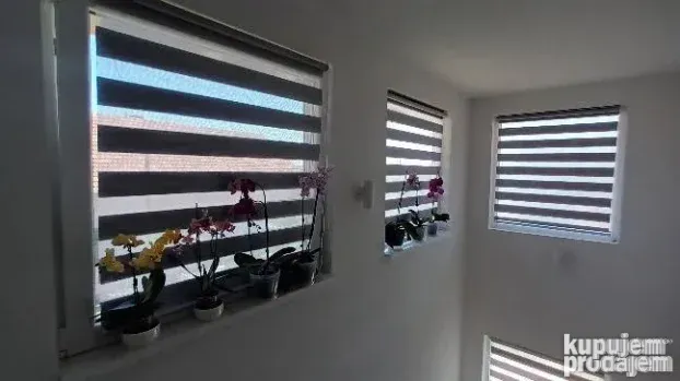 Zebra  zavese  BEZ BUŠENJA,  montiranje sa KUKICAMA