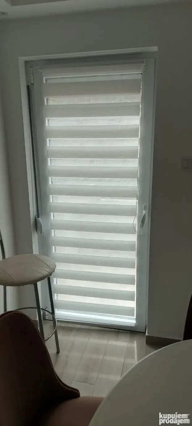 Zebra  zavese  BEZ BUŠENJA,  montiranje sa KUKICAMA