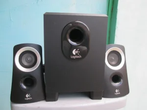 Logitech 2.1 daljinski ocuvani opcija blutut
