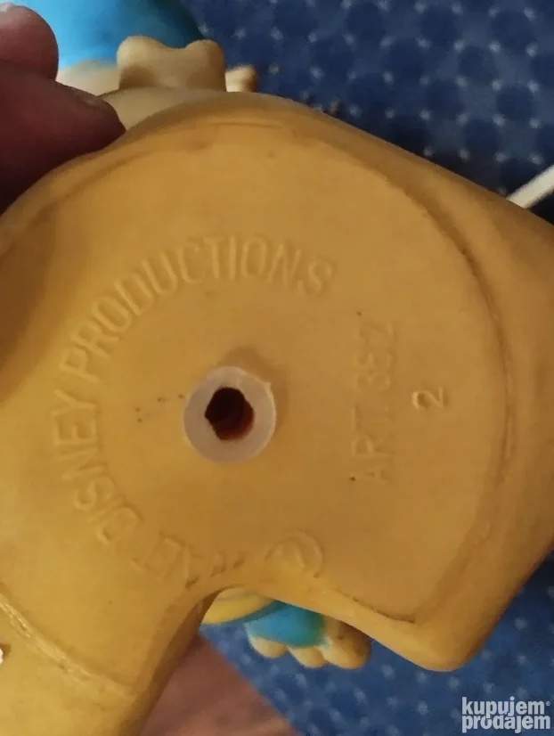 Gumene igracke i lampa