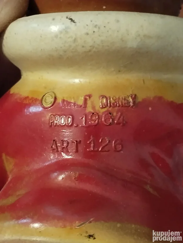 Gumene igracke i lampa