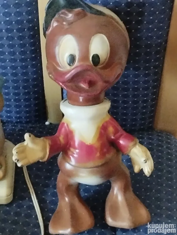 Gumene igracke i lampa