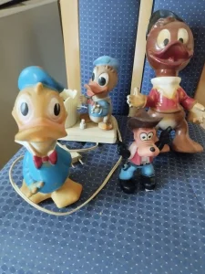 Gumene igracke i lampa