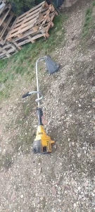 trimer na benzin za kosenje trave partner b322