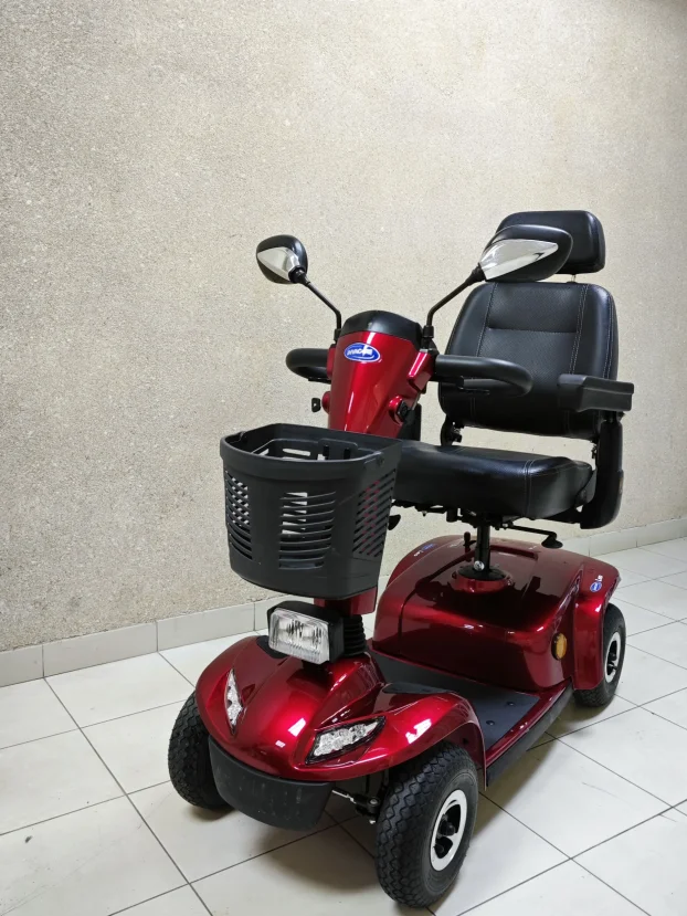 Skuter za starije i slabije pokretne  Invacare Leo