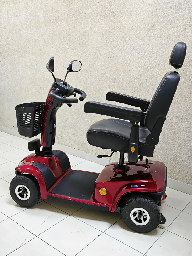 Skuter za starije i slabije pokretne  Invacare Leo