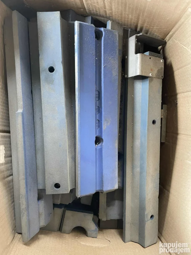 Gildemeister CTX 210 sa dodavačem materijala