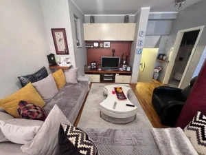 Trosoban stan na Bulevaru Oslobodjenja, 98m2