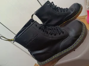 Dr. Martens cizme POVOLJNO