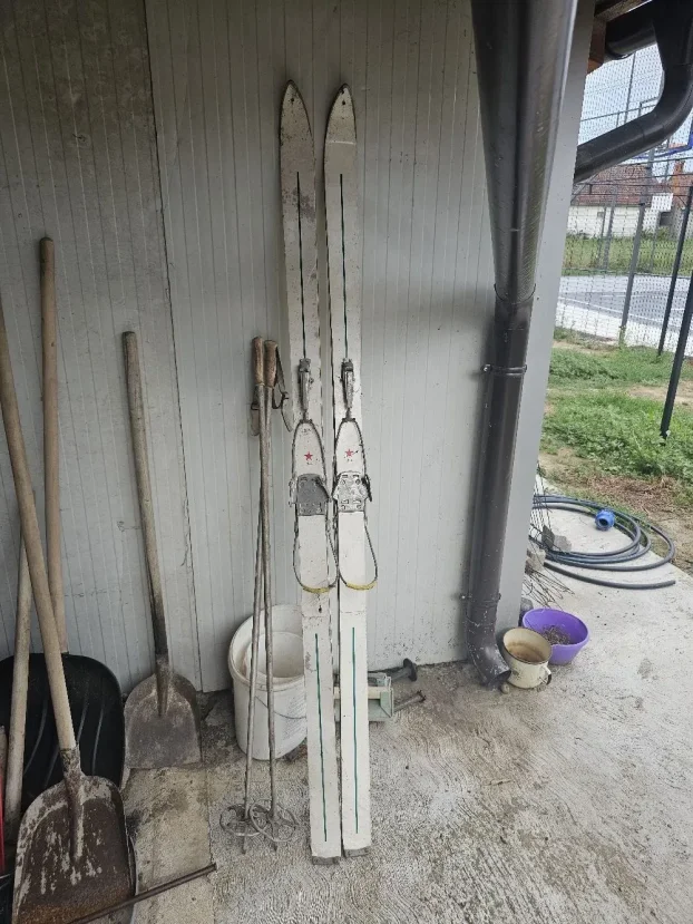 Skije JNA sa Stapovima