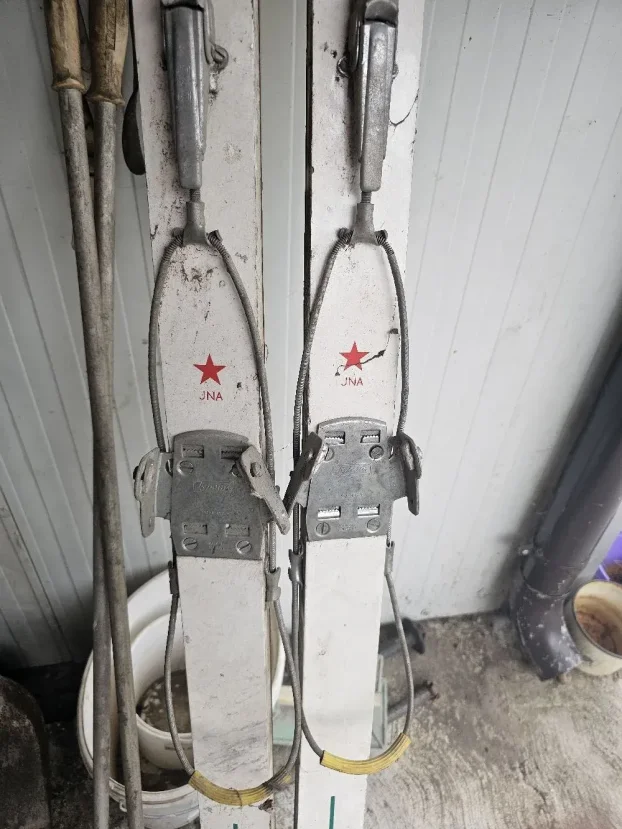 Skije JNA sa Stapovima