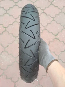 Moto guma Continental 100/80/17 god 2017