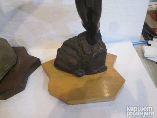 3 skulpture Ikara