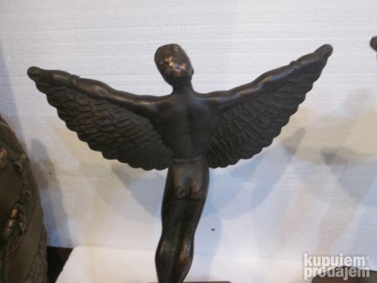 3 skulpture Ikara