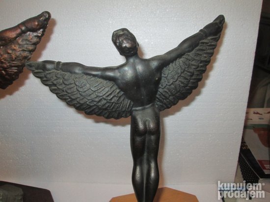 3 skulpture Ikara