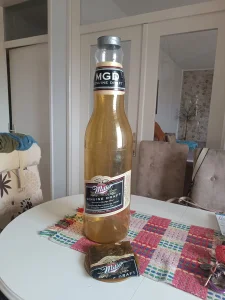 MILLER beer reklamna flaša