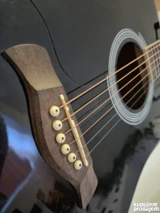 Akusticna gitara ( Richwood )