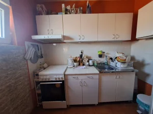 Polovna Kuhinja sa sudoperom i slavinom
