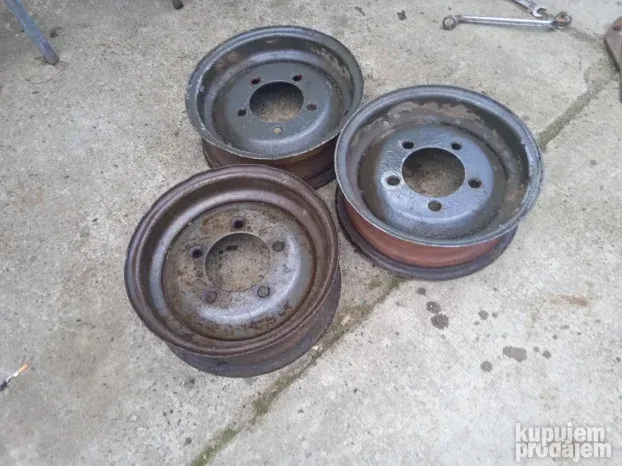 Felne i tocak od prikolice Imt i Fak Loznica