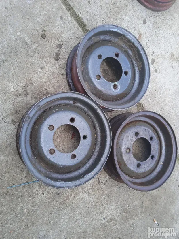 Felne i tocak od prikolice Imt i Fak Loznica