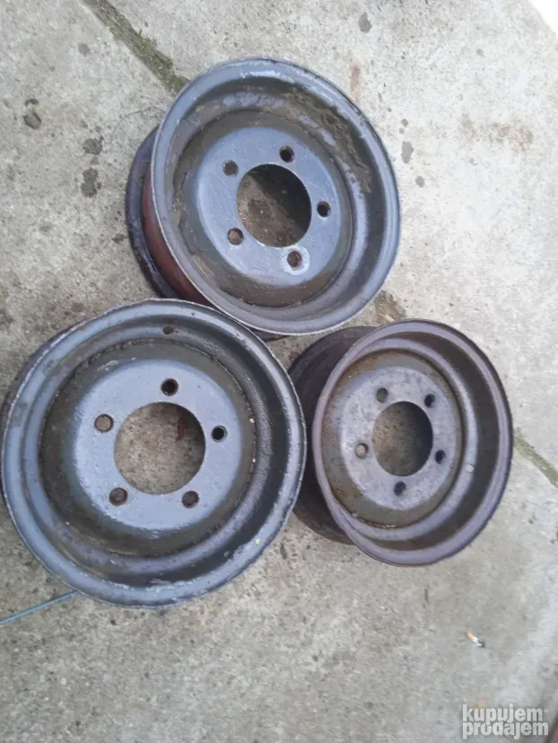 Felne i tocak od prikolice Imt i Fak Loznica