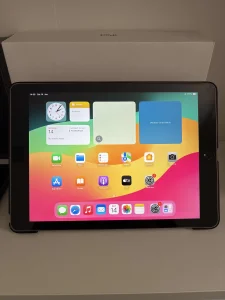 iPad (6th generation, 32GB)