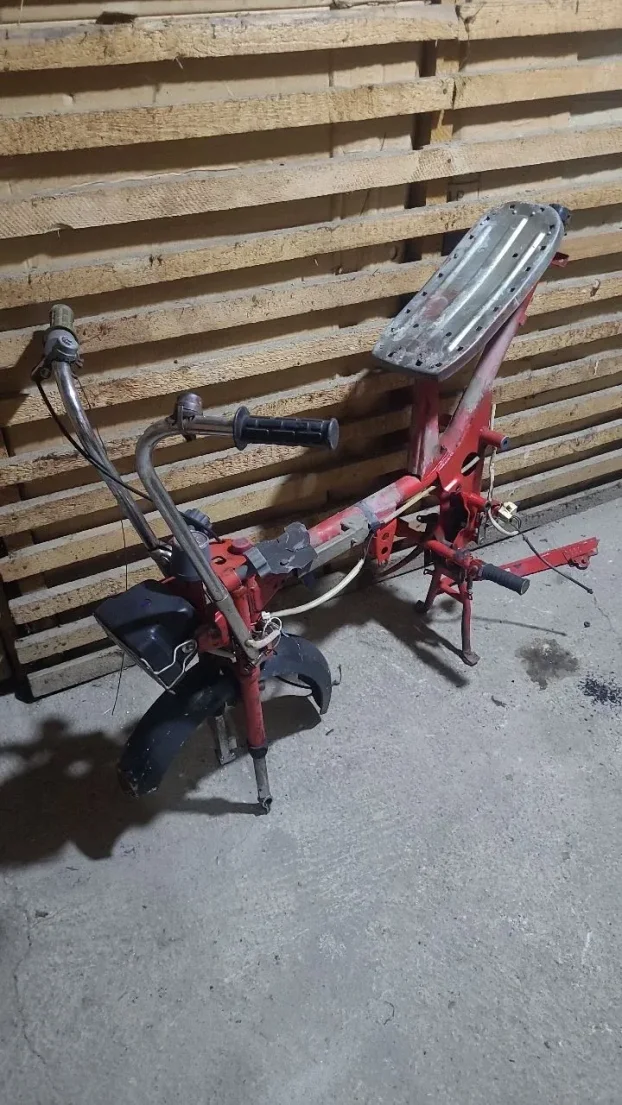 JAWA Babetta 210 215 225 Java Babeta 206 207 Razni delovi