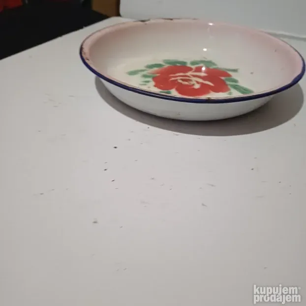 Stari emajlirani tanjir 3