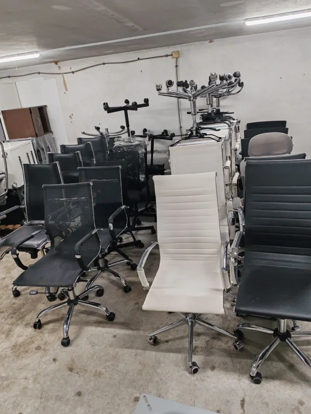 Stolovi i stolice radne konferencijske